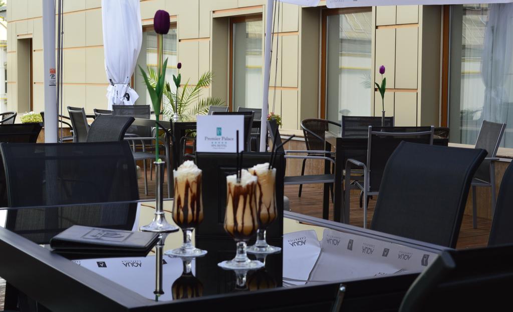 Premier Palace Spa Hotel Bucharest Exterior photo A coffee table
