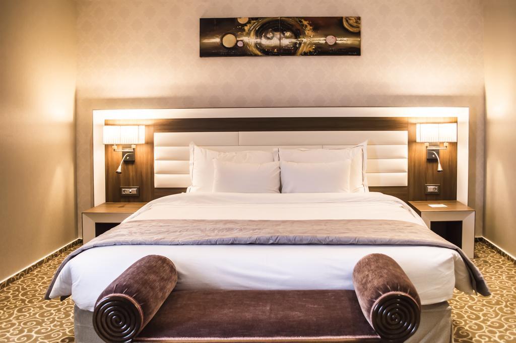 Premier Palace Spa Hotel Bucharest Exterior photo Deluxe Room