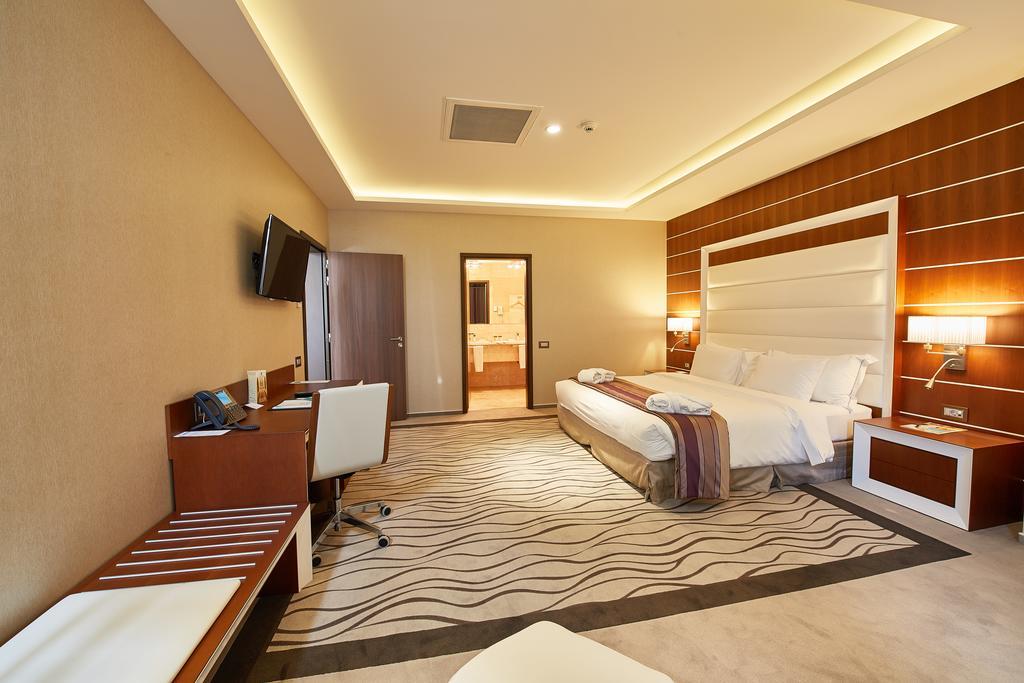 Premier Palace Spa Hotel Bucharest Exterior photo Deluxe Room